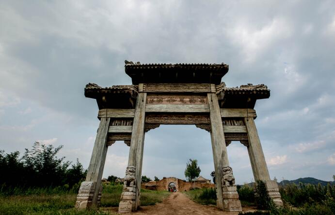 “影视+旅游”=?文旅产业发展的又一强有力引擎 - 商业地产诸葛亮-二三四线城市著名商业地产策划公司-中国商业地产策划网-19年操盘经验,专业提供商业地产前期策划市场定位招商销售运营管理顾问等服务