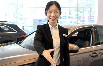 前方高颜值预警,盈众人制服靓照大曝光!