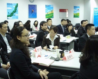 地产销售顾问及店长 营销顾问的双重角色与职业进阶